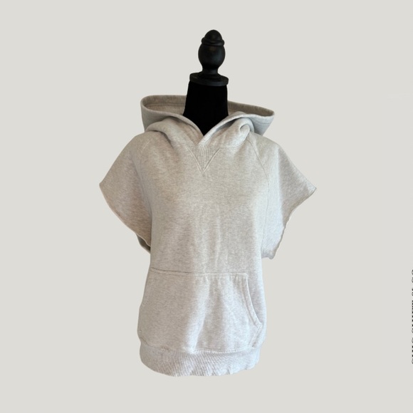 Aritzia Tops - Aritzia TNA Cozy Fleece Boyfriend Sleeveless Hoodie